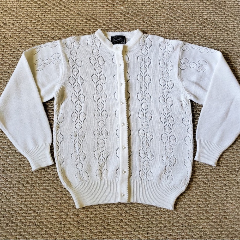 Classic White Women's Button-Up Knit Cardigan Sweater - Medium